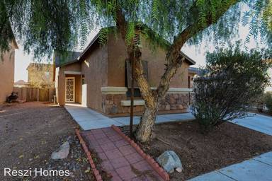 Main picture of 7052 S Ladys Thumb Ln