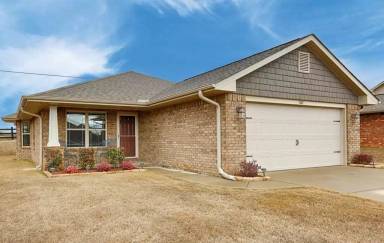 Main picture of 202 Fields Pond Dr