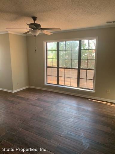 Main picture of 3450 Cloverdale Rd