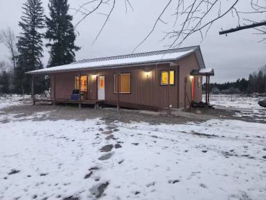 Main picture of 303 Hammer Cutoff Rd