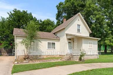 Main picture of 1714 Lawrence - B