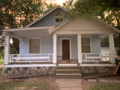 Main picture of 407 Watts Ave