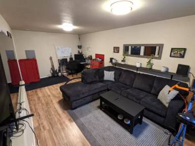 Main picture of 412 1/2 S Lincoln St