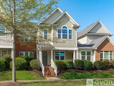 Main picture of 633 Democracy St