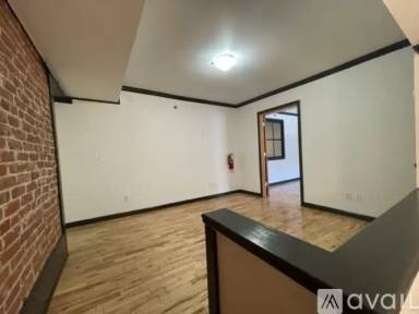 Main picture of 420 S Main St