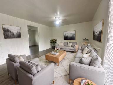 Main picture of 951 N Redwood Rd