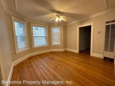 Main picture of 74 Meadow St