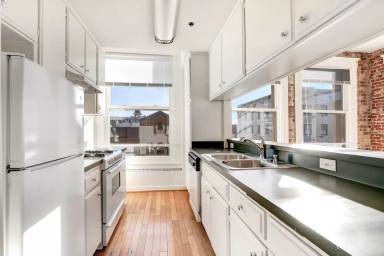 Main picture of 14 N Fair Oaks Ave