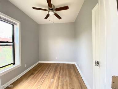Main picture of 901 W Agatite Ave