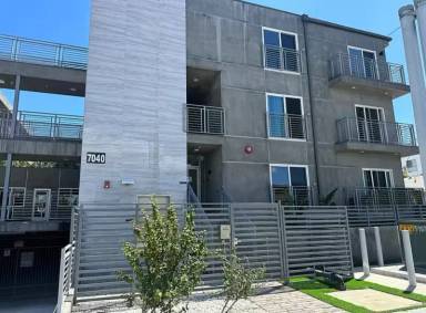 Main picture of 7040 Woodman Ave