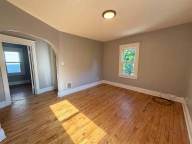 Main picture of 37 Holmes St