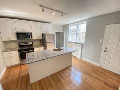 Main picture of 1229 W Porter St