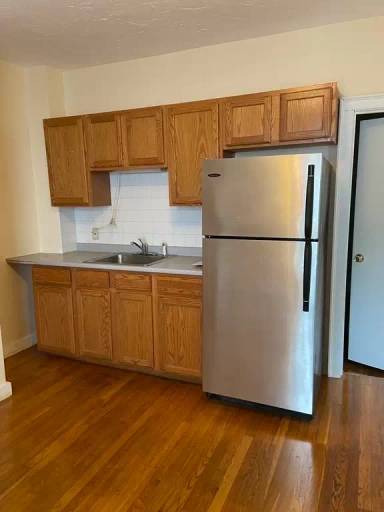 Main picture of 24 Carlmark St