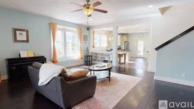 Main picture of 10226 S Willamette Way