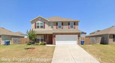 Main picture of 901 SW Green World St