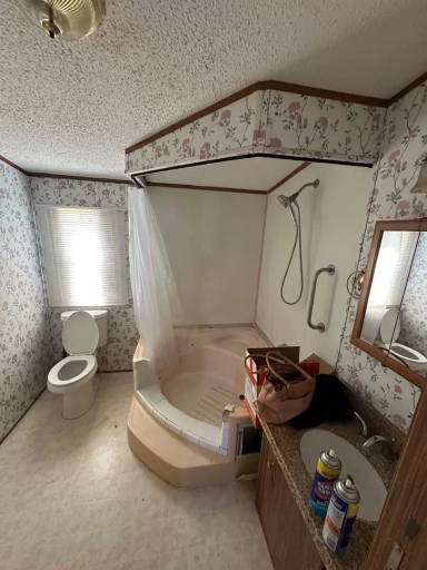 Main picture of 823 Wolfe Ln