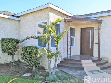Main picture of 1835 W Colegrove Ave