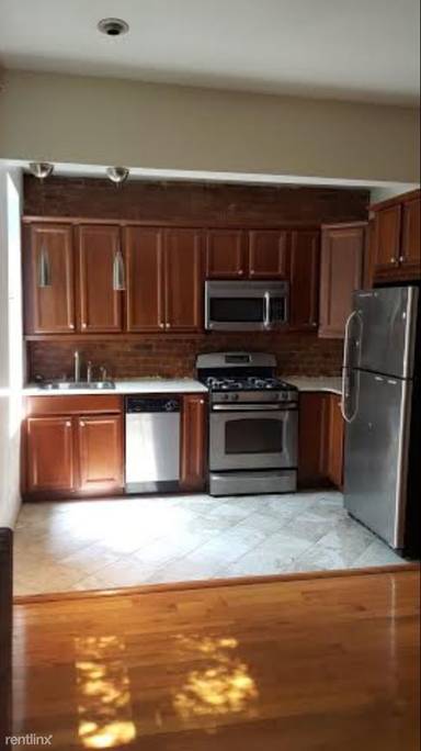 Main picture of 584 Halsey St