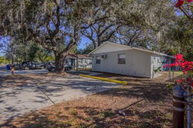 Main picture of 3705 N Garrison St