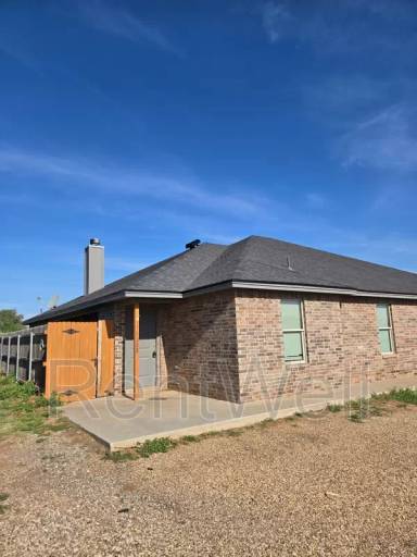 Main picture of 17820 Private Road 2160