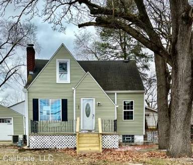 Main picture of 3325 E 35th Ave