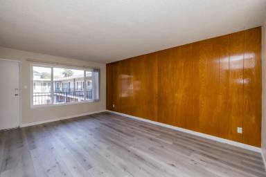 Main picture of 276 Adams Street