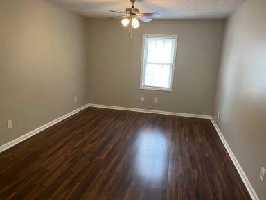 Main picture of 553 Corbin St