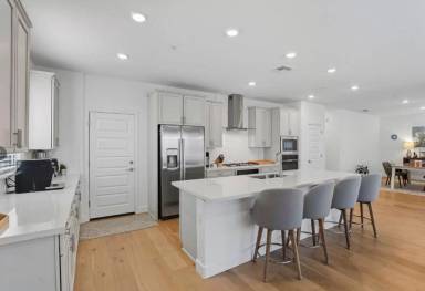 Main picture of 8017 Gorgon Way