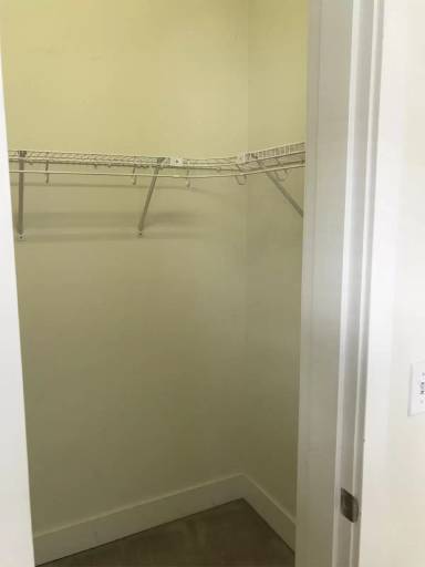 Main picture of 740 SE 33rd Ave