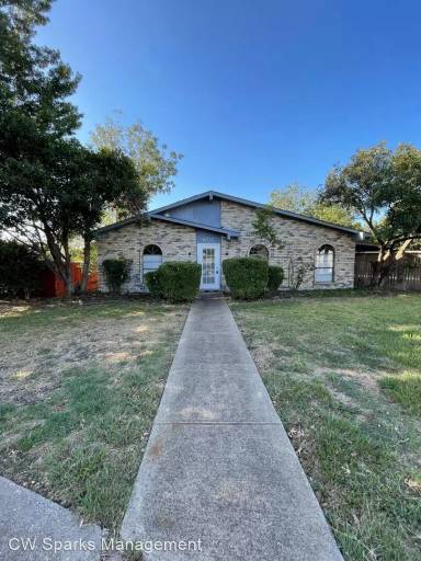 Main picture of 6517 Briar Knoll Cir