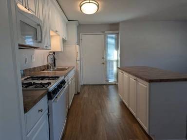 Main picture of Valle Poway Apartments