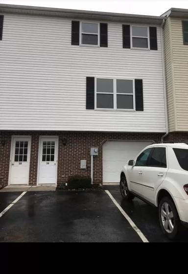 Main picture of 22 Pine Dr