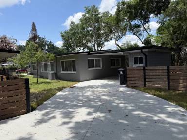Main picture of 8 E Evans St