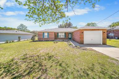 Main picture of 5899 Gillum Rd