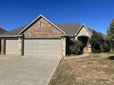 Main picture of 1401 NW 13th Pl