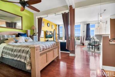 Main picture of 3 Greenwich Dr