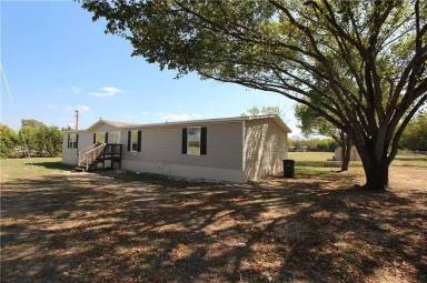 Main picture of 506 Lion Dr