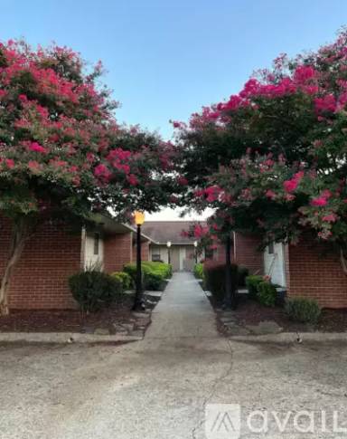 Main picture of 1401 Lakewood Dr
