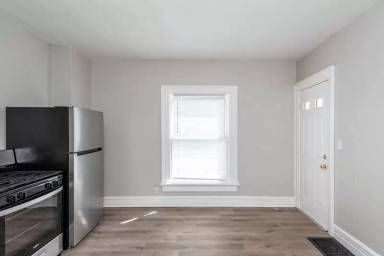 Main picture of 115 E Foraker St
