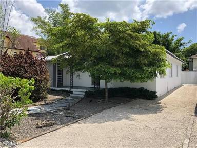 Main picture of 636 NE 8th Ave