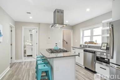 Main picture of 56 Wellington Ave