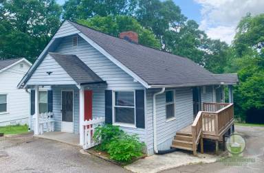 Main picture of 8 Balsam Dr
