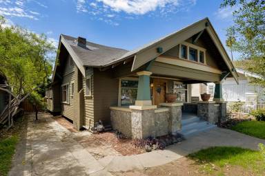 Main picture of 2332 W 31st St