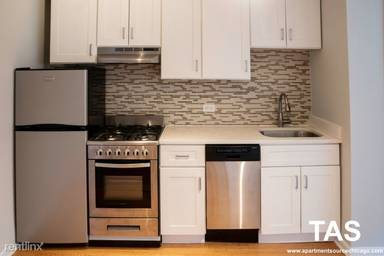 Main picture of 2520 W Leland Ave