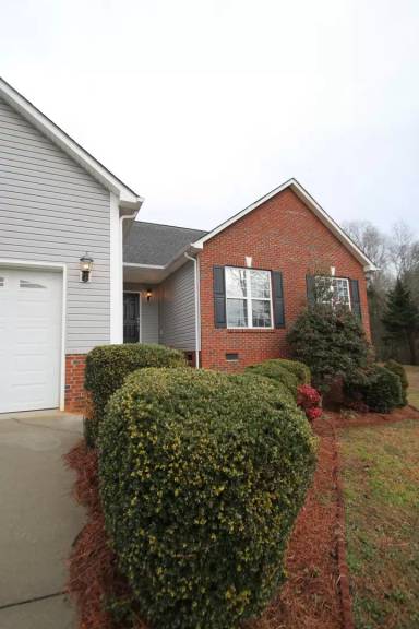 Main picture of 1830 Country Manor Ln