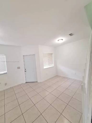 Main picture of 1654 SE 31st Ct