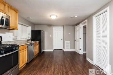 Main picture of 1634 N Campbell Ave