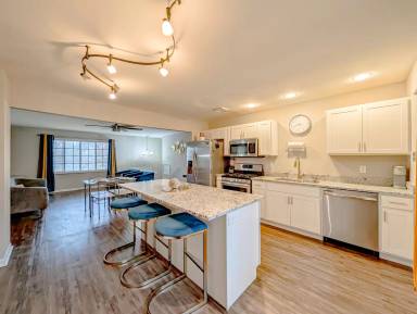Main picture of 8616 Hickory Ave