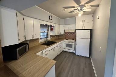 Main picture of 1415 Crescent St