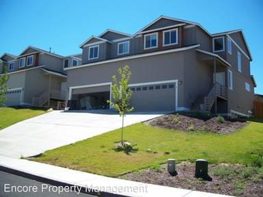 Main picture of 4112 SW Reindeer Ave